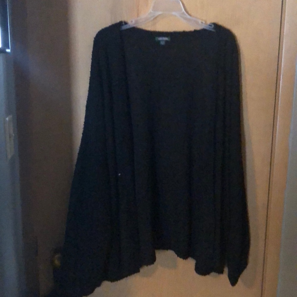 Wide sleeved black cardigan